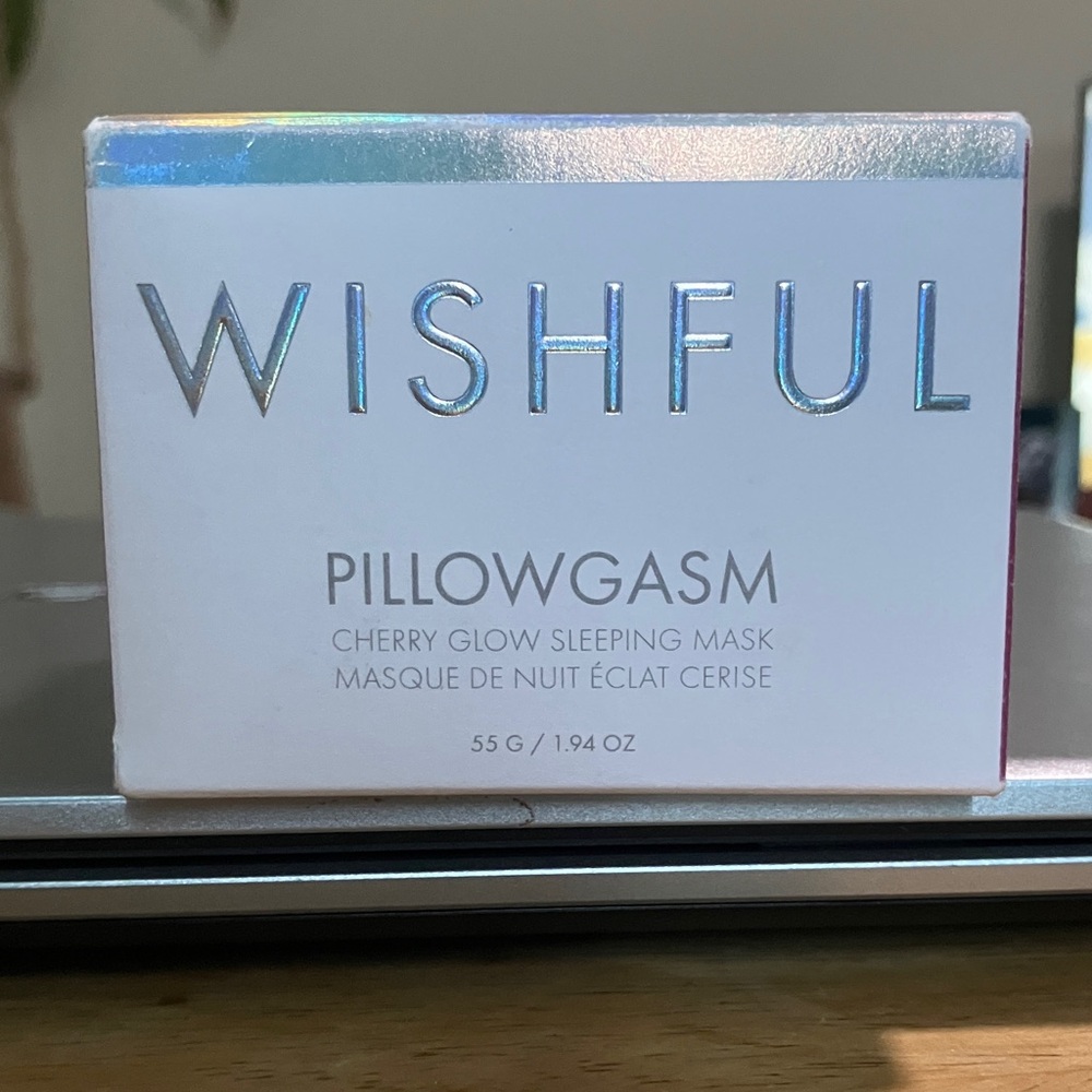 HUDA BEAUTY Wishful Pillowgasm Cherry Glow Sleeping Mask- NEW